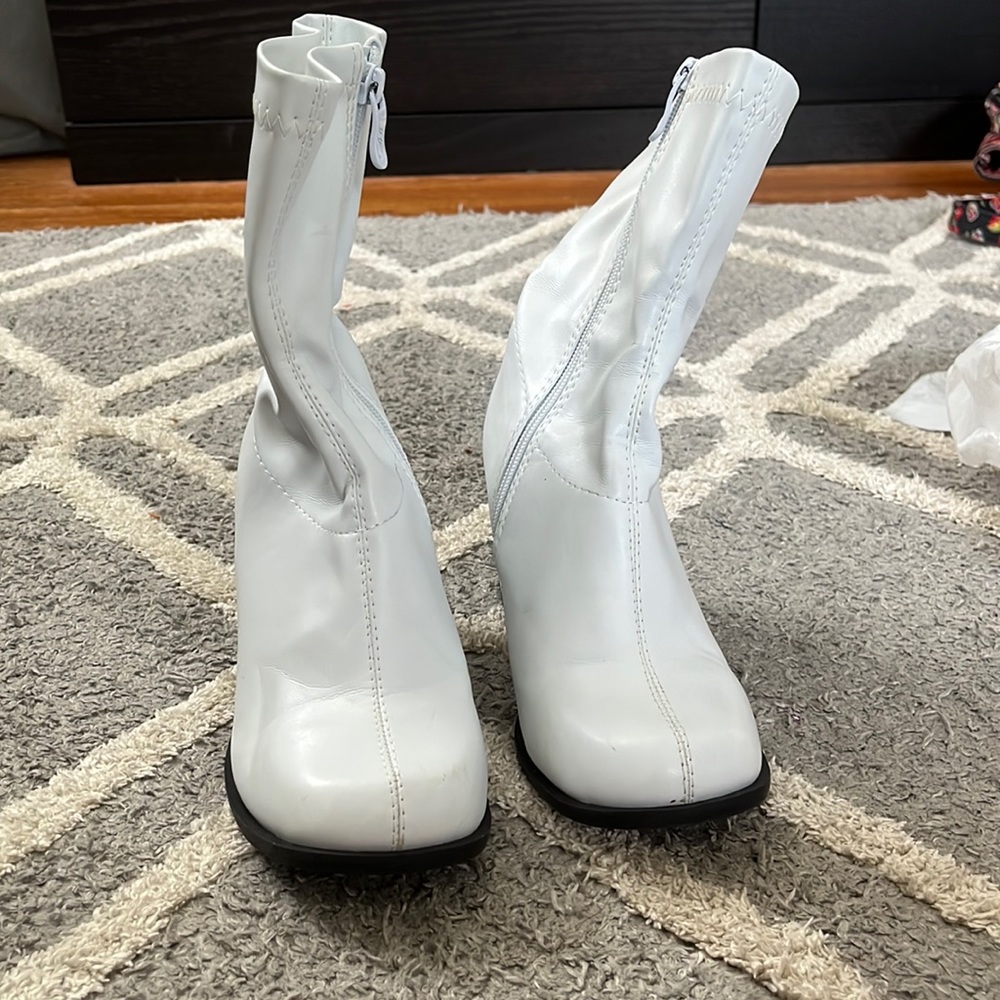 2 inch white heal boots